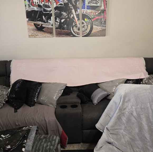 Givenchy New Light Pink oversized Shawl/Scarf wool/ Silk NWT Authentic ❣️ - Picture 10 of 10